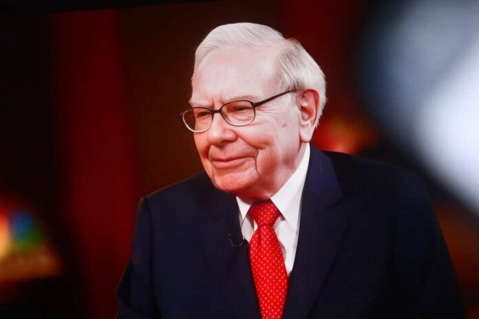shutterstock_2619620355.jpg featured image Warren Buffett