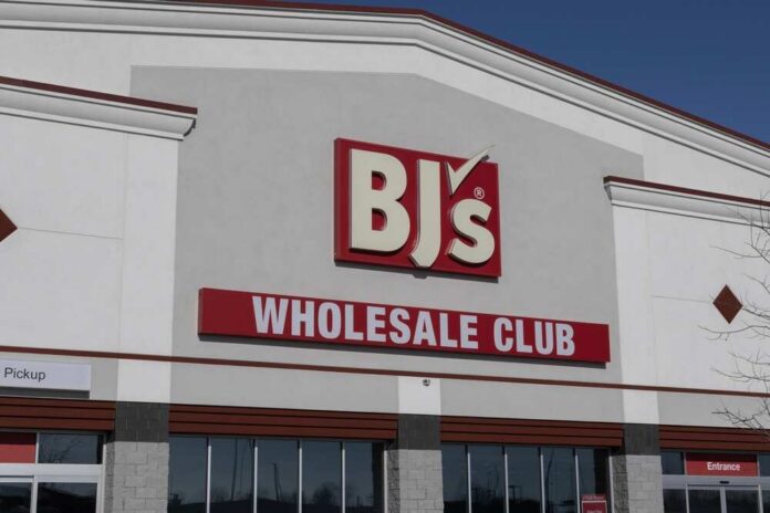 shutterstock_2573739689.jpg Exterior view of BJ's Wholesale Club storefront