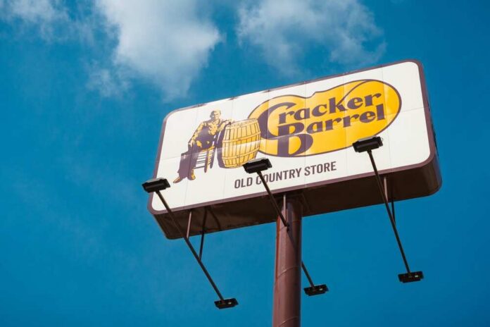 Belton,,Missouri,-,August,23,,2025:,A,Tall,Road,Sign Sign for Cracker Barrel restaurant against a blue sky