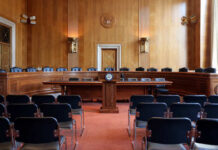 Sanders’ AI Power Grab Stuns Silicon Valley US Senate Hearing Room
